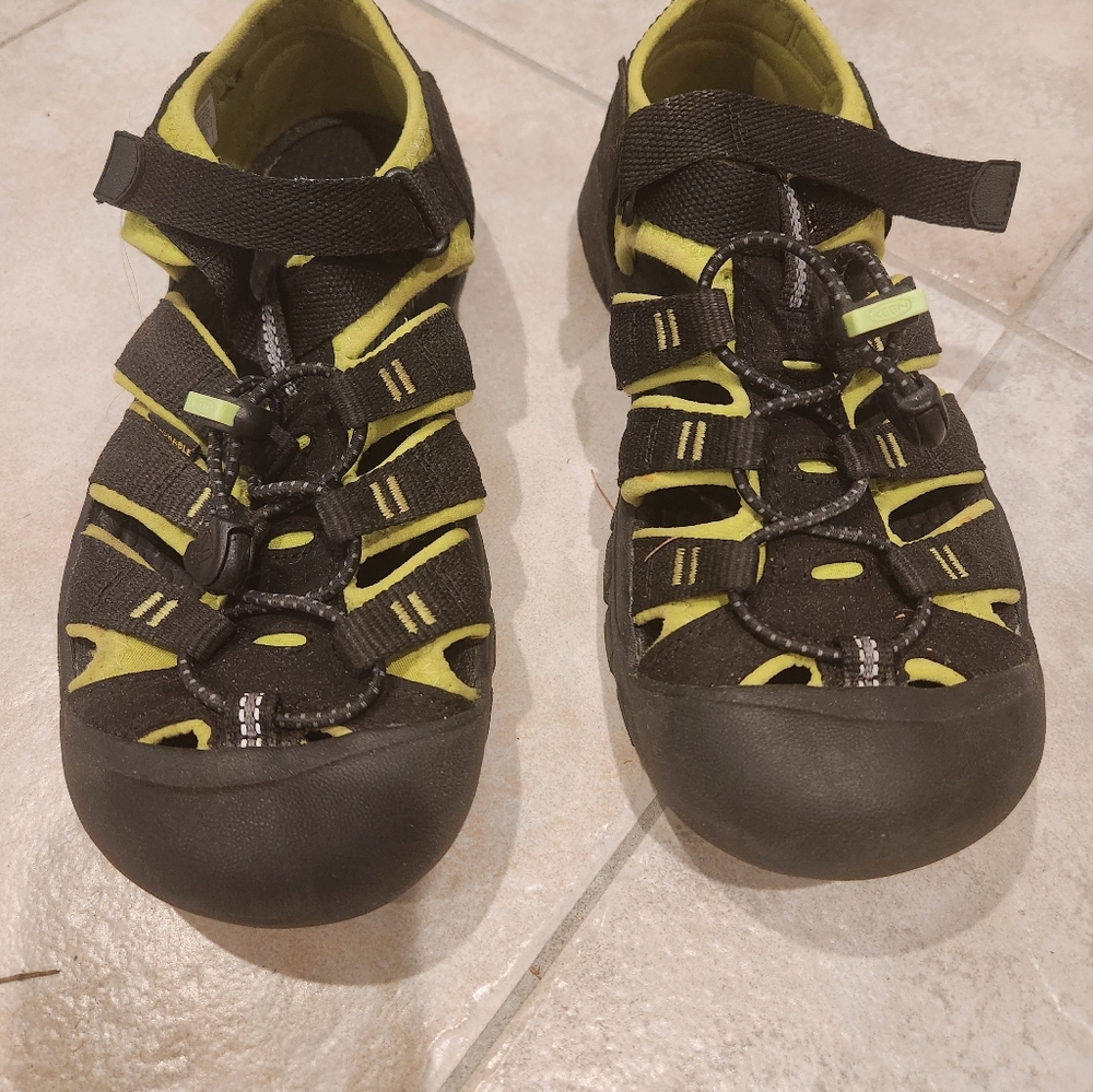Keen Black and Green Water Shoes with Protective Toe Cap
